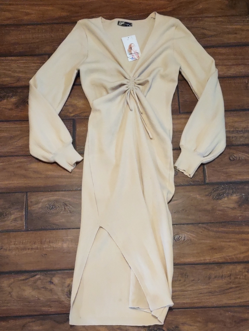 BNWT. Women's Cream Twist-Front Long Sleeve Midi Dress. Size M.